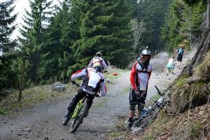 Foto auf MTB Downhill Nationalteam testet SchÃ¶ckl Trail Area
