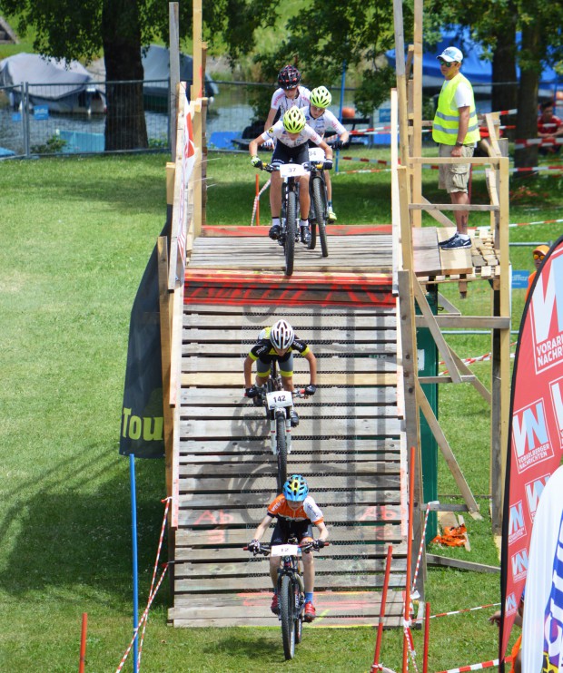 GroÃŸe Rampe beim Harder MTB Night Race direkt am beim Bodenseeufer